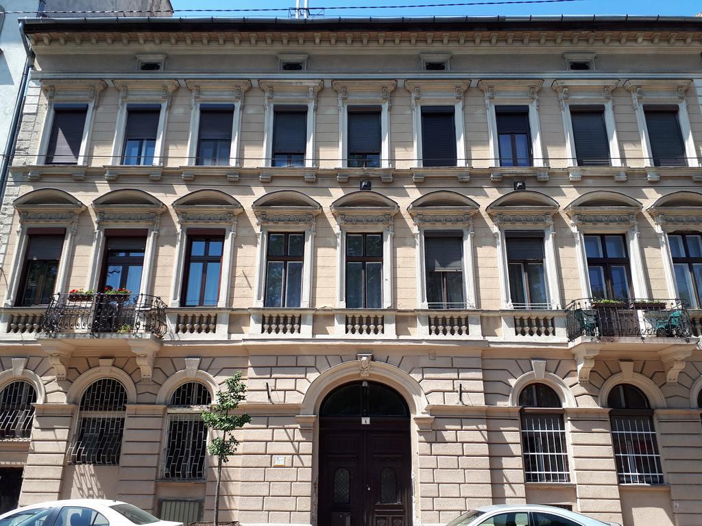 R&R Apartment Dembinszky Budapest Exterior photo